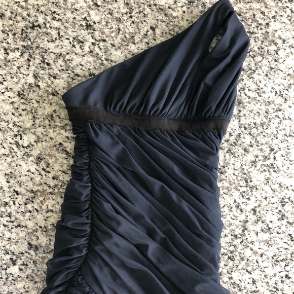 Woman’s dress - Picture 2 of 4